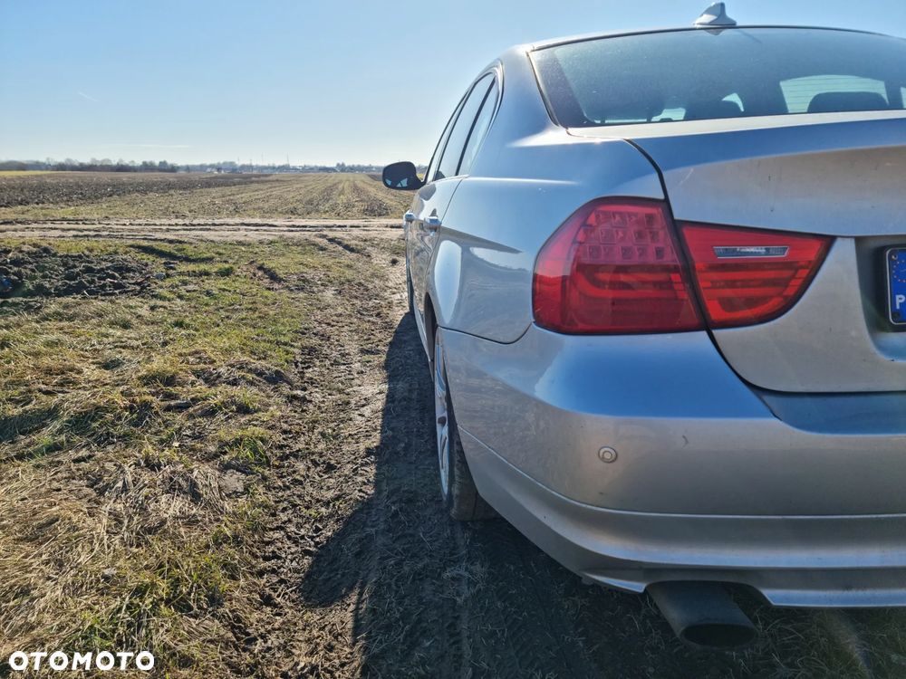 BMW Seria 3 - 32