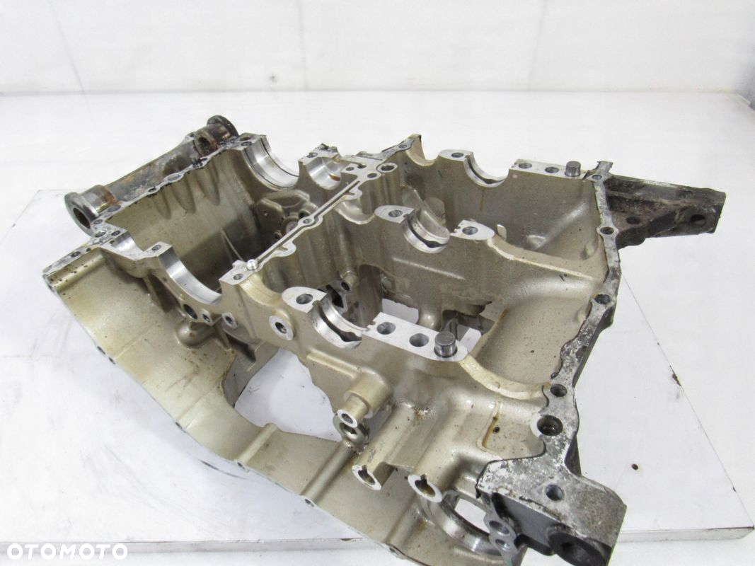 Blok / kartery / cylindry + tłoki Honda VFR 800 X, 12r ABS Crossrunner SC60 - 7
