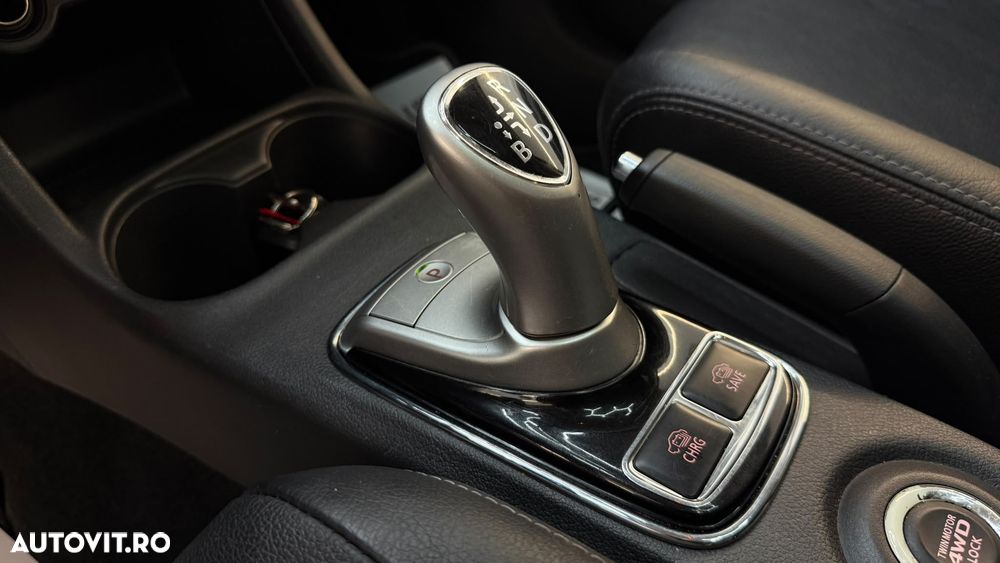 Mitsubishi Outlander - 29