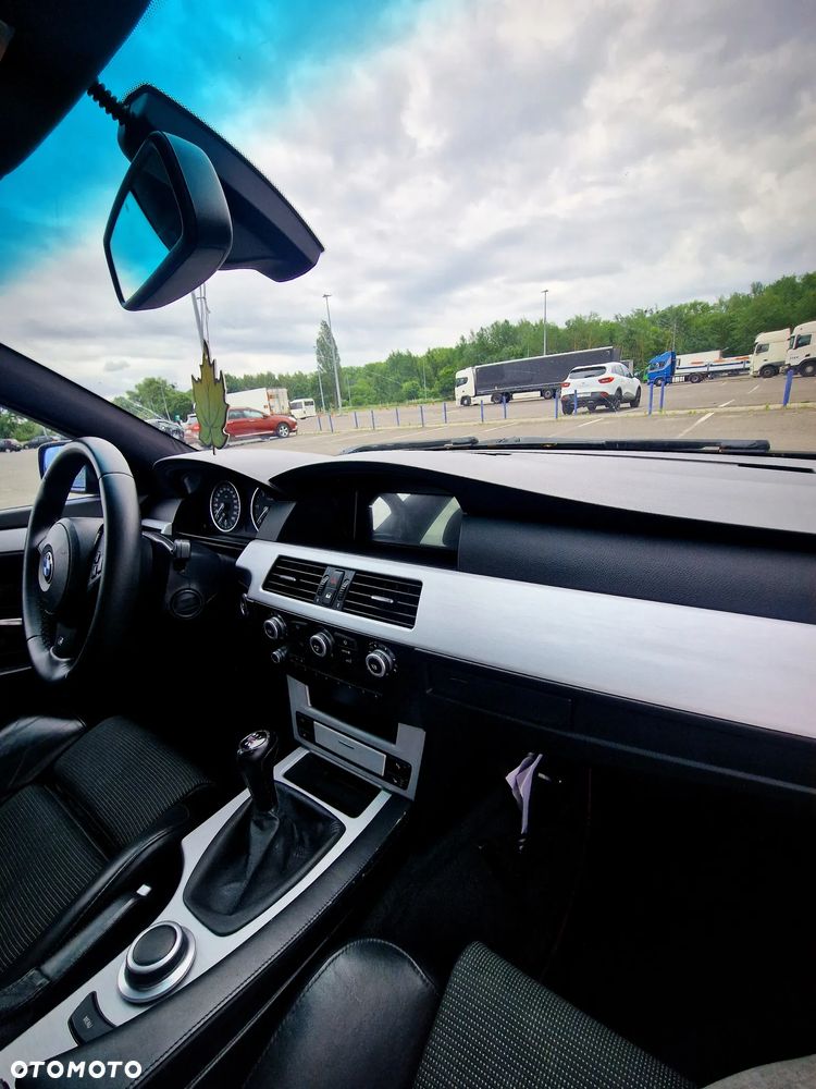 BMW Seria 5 525d - 9