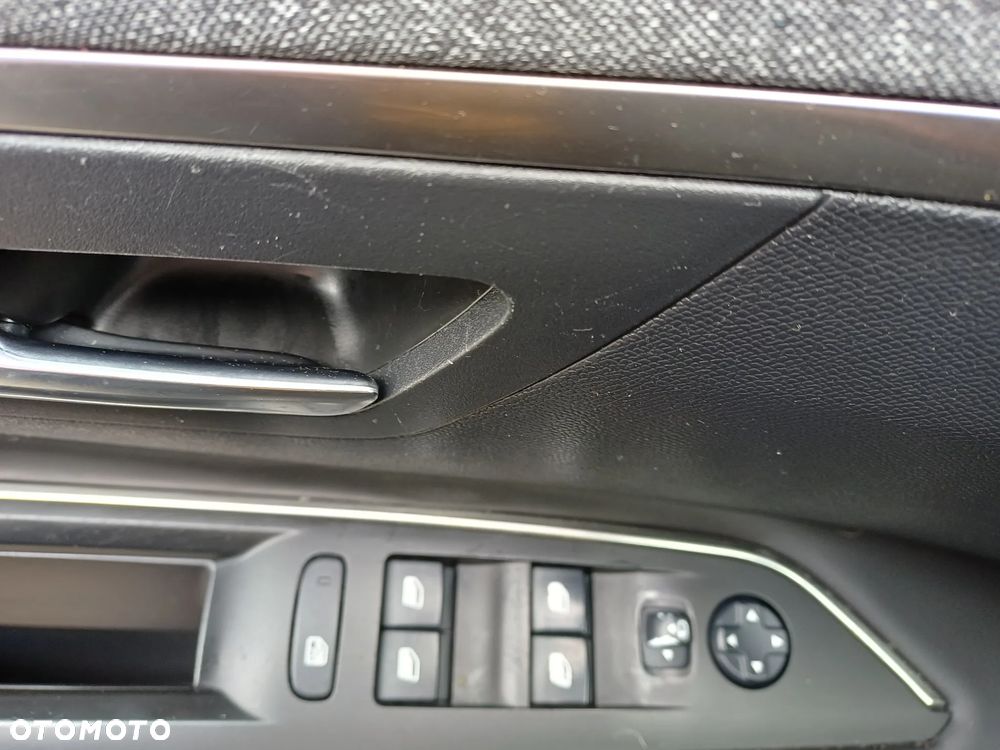 Peugeot 3008 1.6 THP Allure S&S EAT6 - 15