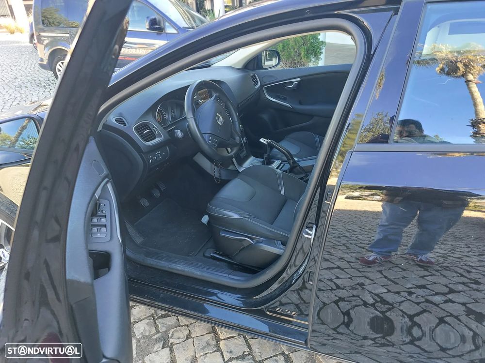 Volvo V40 D2 Kinetic - 10