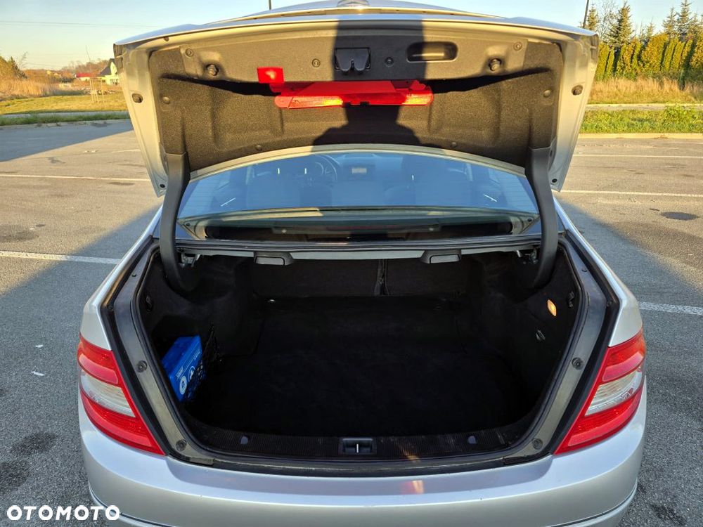 Mercedes-Benz Klasa C 180 Kompressor Avantgarde - 29