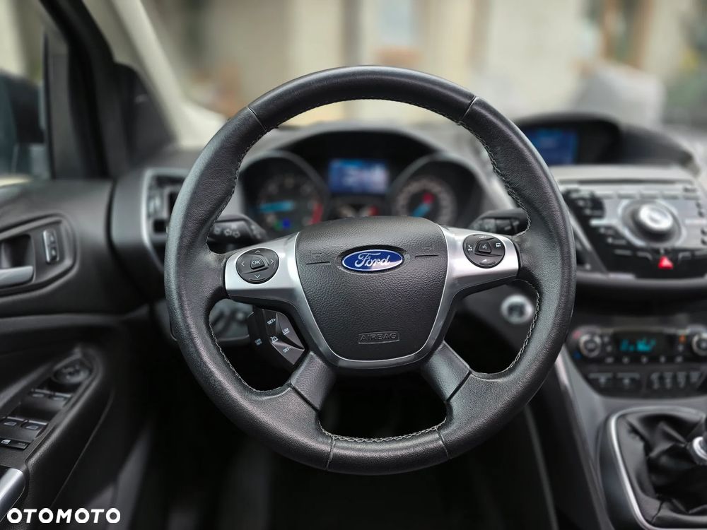 Ford Kuga - 25