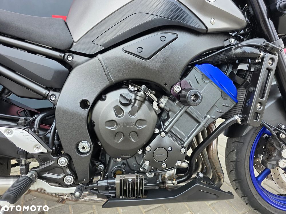 Yamaha FZ8 - 13
