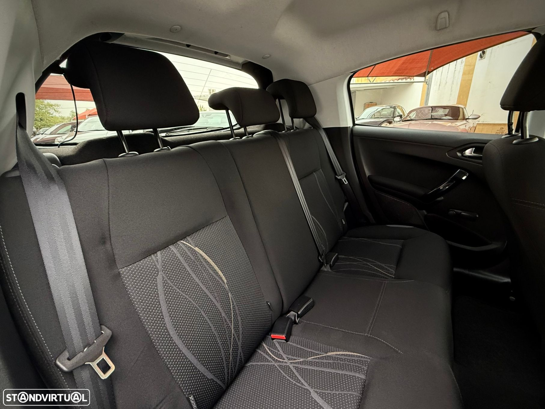 Peugeot 208 1.2 PureTech Style - 8