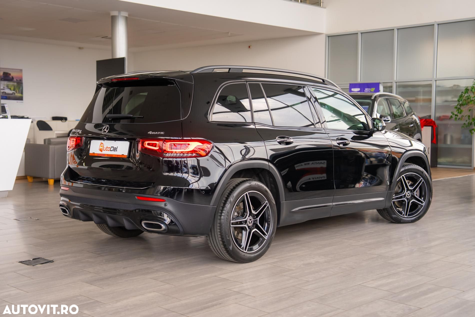 Mercedes-Benz GLB 220 d 4Matic 8G-DCT AMG Line - 4