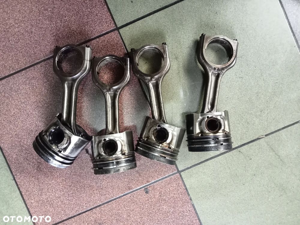 tłoki citroen peugeot 1.6 e-hdi 9h06 - 1