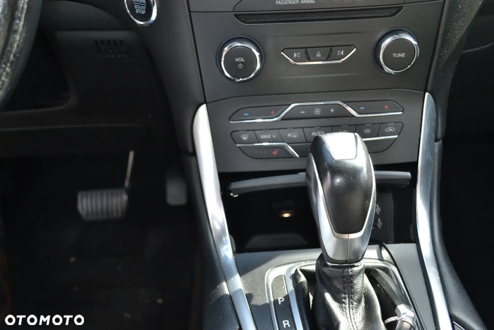 Ford Edge 2.0 TDCi Bi-Turbo 4x4 Titanium - 18