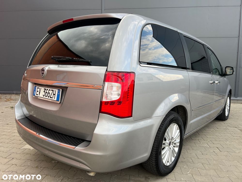 Lancia Voyager 2.8 Multijet 16v Platinum - 4