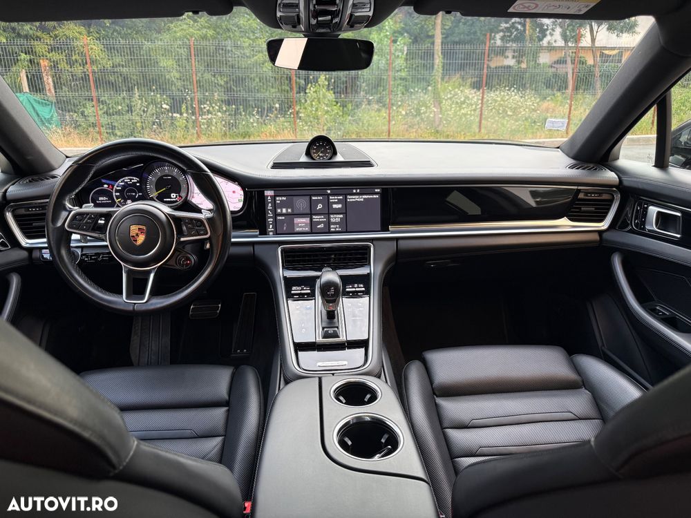 Porsche Panamera 4 E-Hybrid - 17