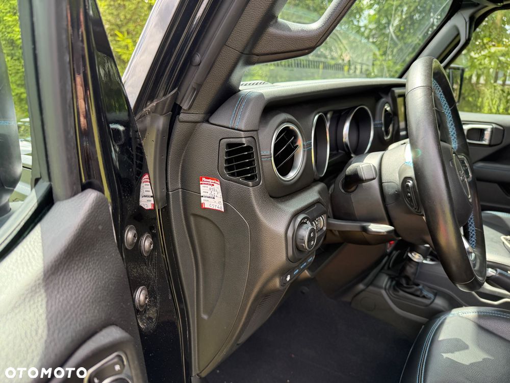Jeep Wrangler - 26