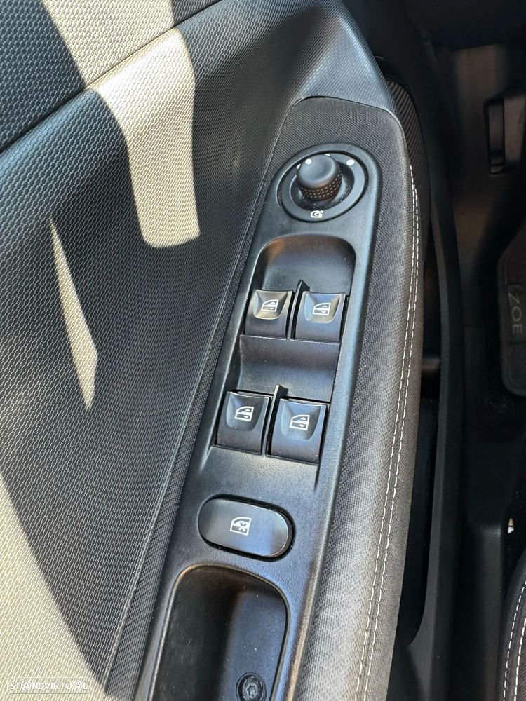 Renault Zoe (s/ Bateria) Limited 40 Flex - 21