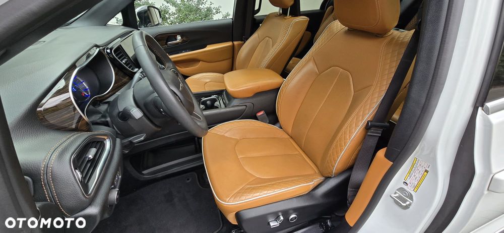 Chrysler Pacifica - 25