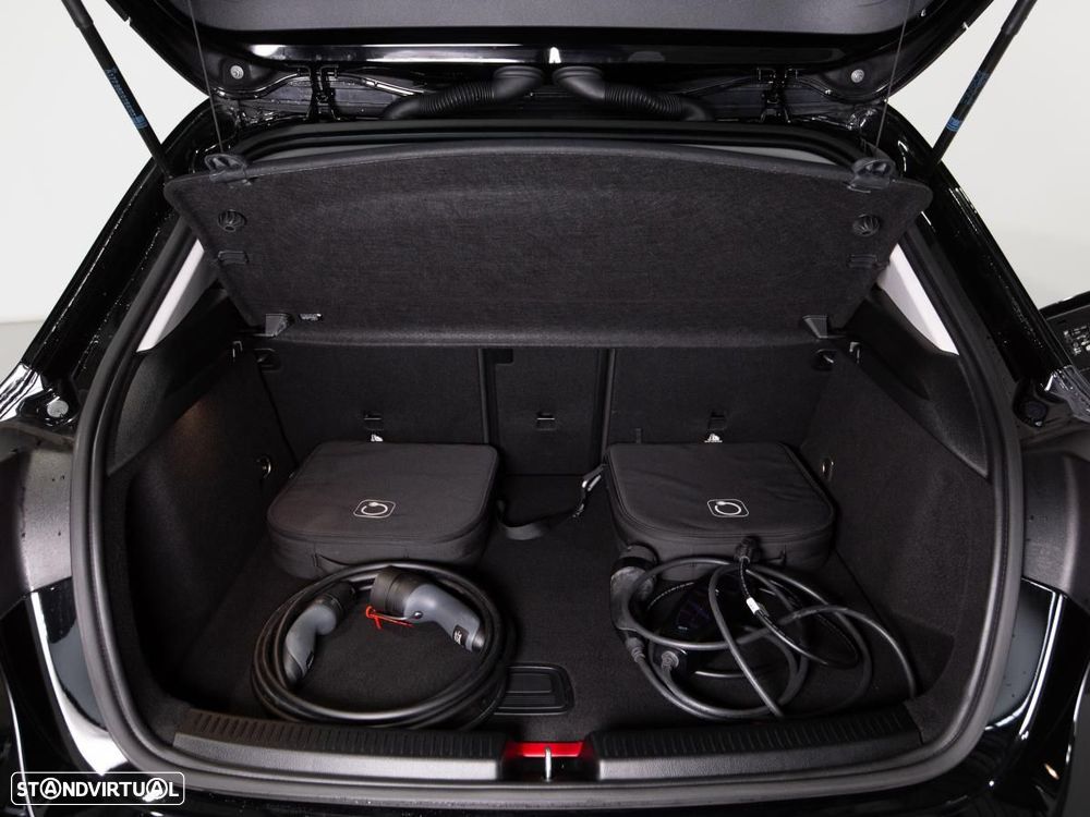 Mercedes-Benz A 250 e - 12