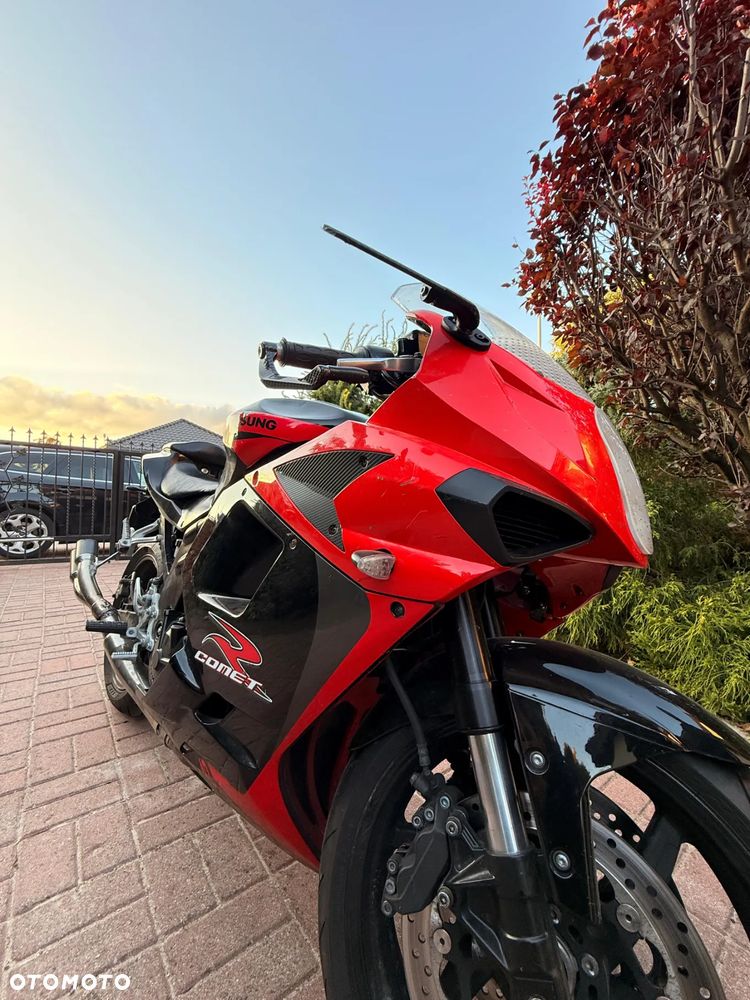 Hyosung GT Comet - 2