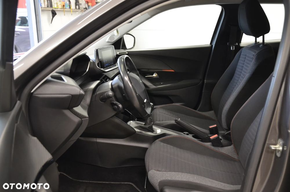 Peugeot 2008 - 32