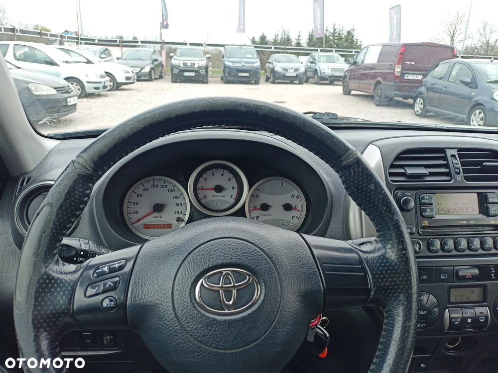 Toyota RAV4 - 11