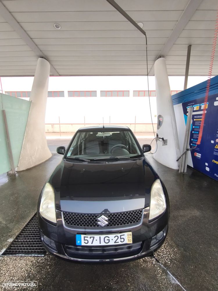 Suzuki Swift 1.3 DDiS GL - 1