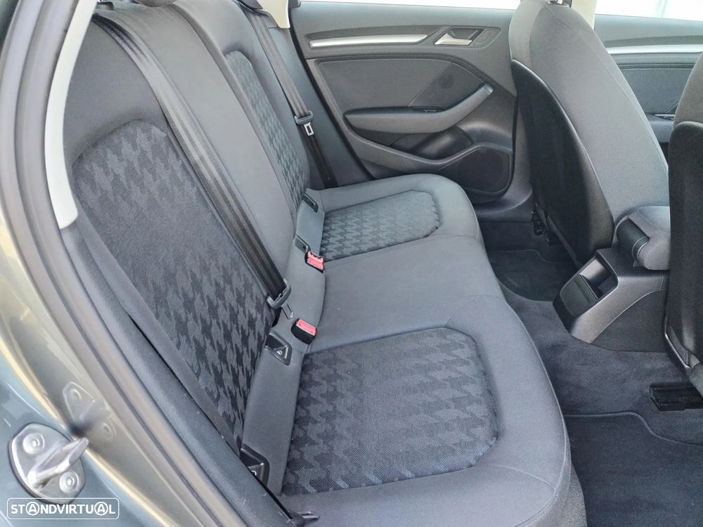 Audi A3 Sportback 1.6 TDI Advance - 11