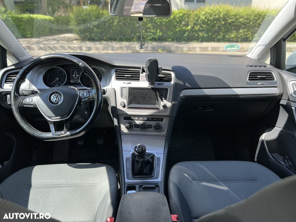 Volkswagen Golf 1.6 TDI BlueMotion Technology Comfortline - 11