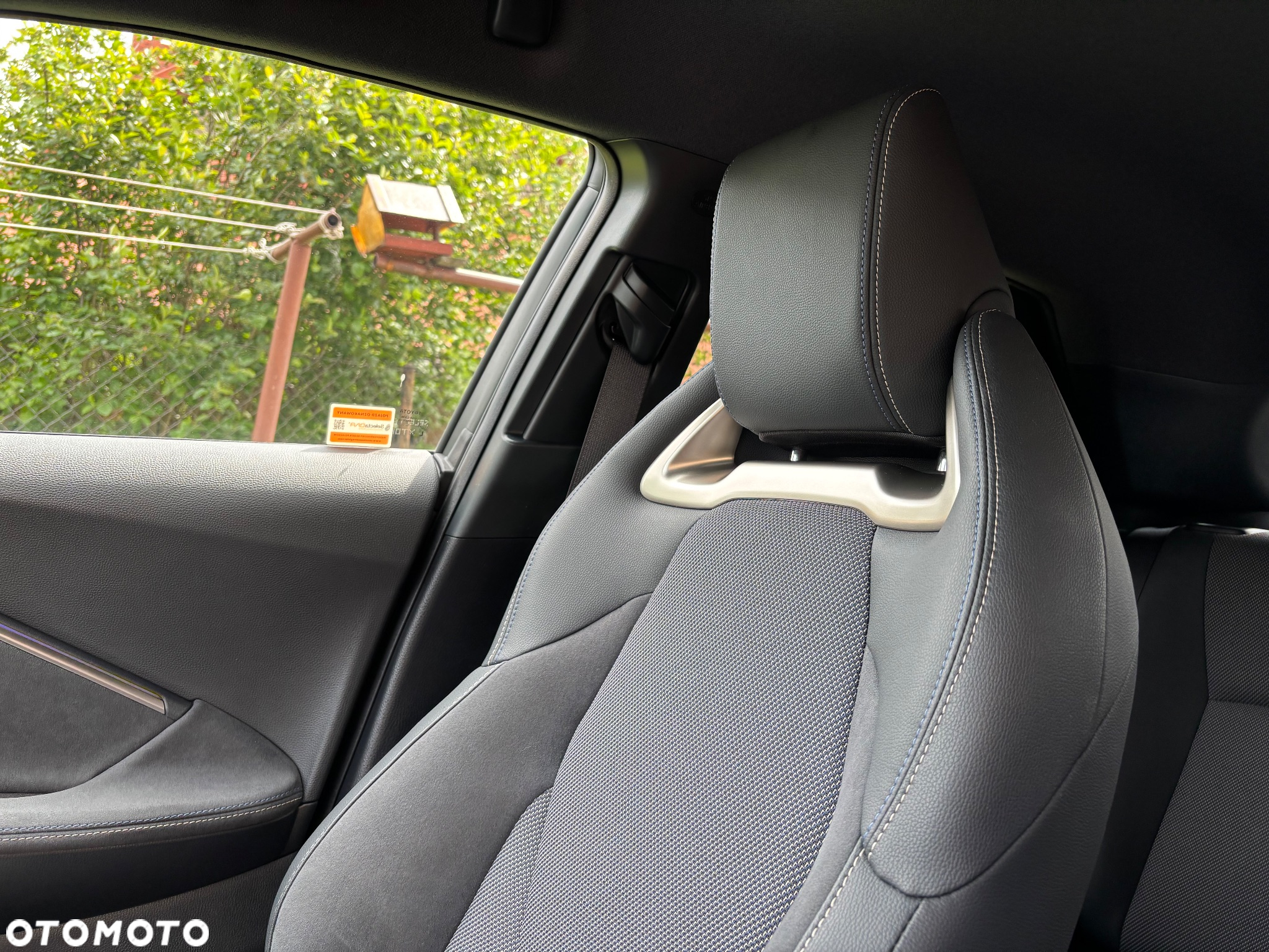 Toyota C-HR 2.0 Hybrid Executive - 30