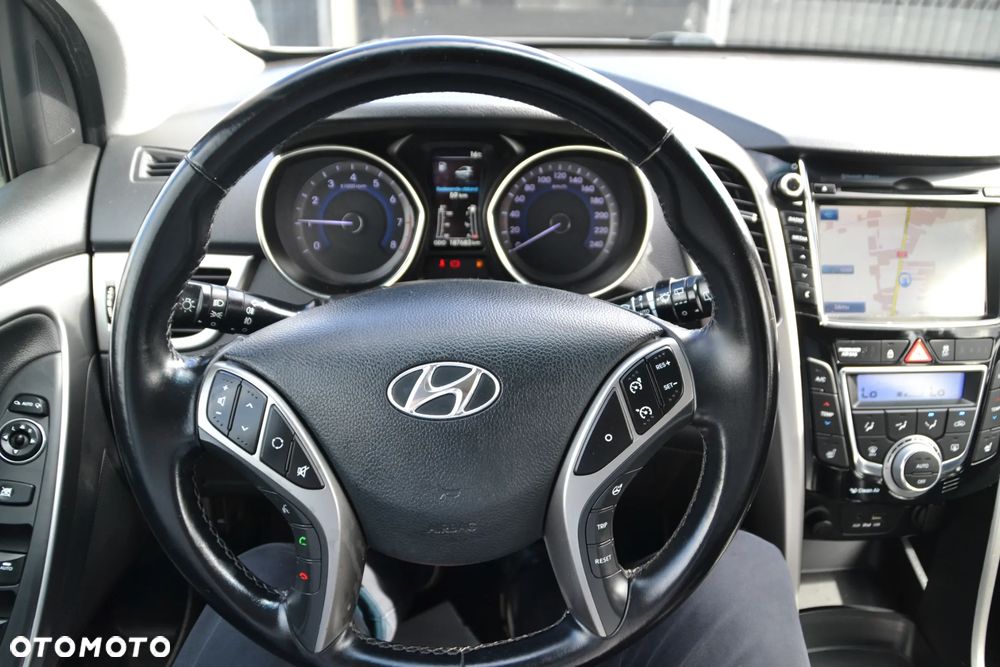 Hyundai i30 i30cw 1.6 Fifa World Cup Edition - 34