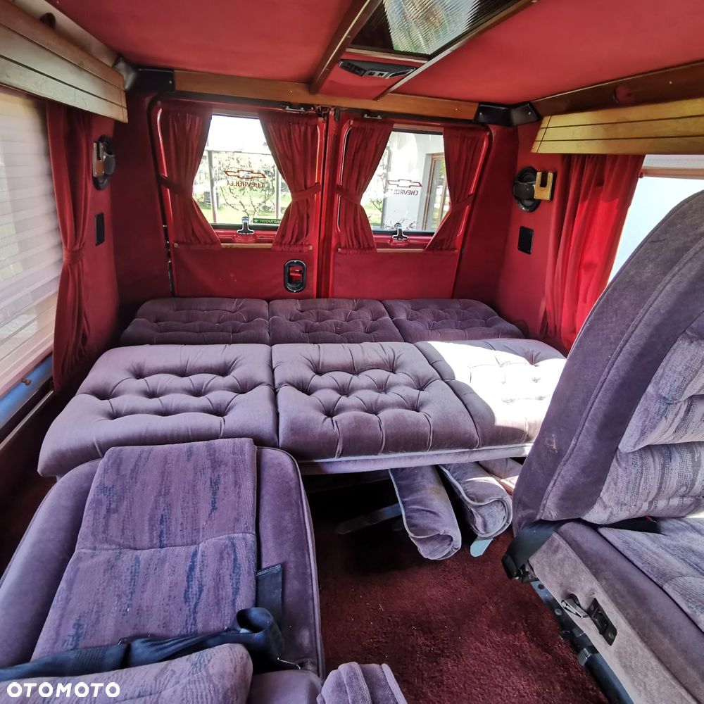 Chevrolet Chevy Van - 10