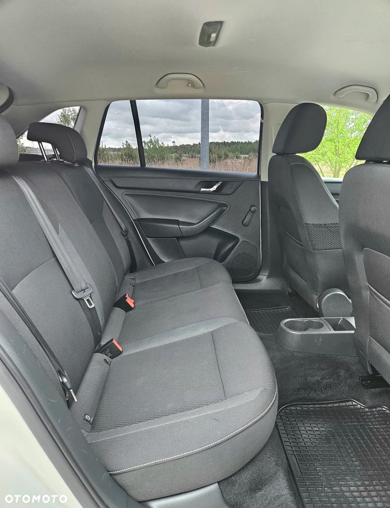 Skoda RAPID 1.2 TSI (Green tec) Ambition - 8