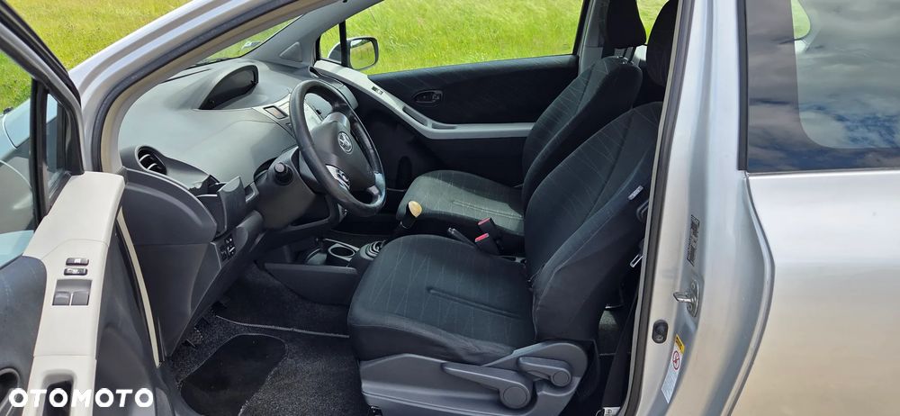 Toyota Yaris 1.4 D-4D Sol - 9