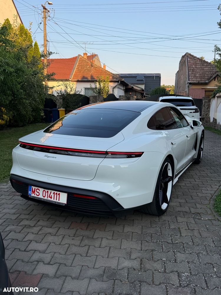 Porsche Taycan - 7