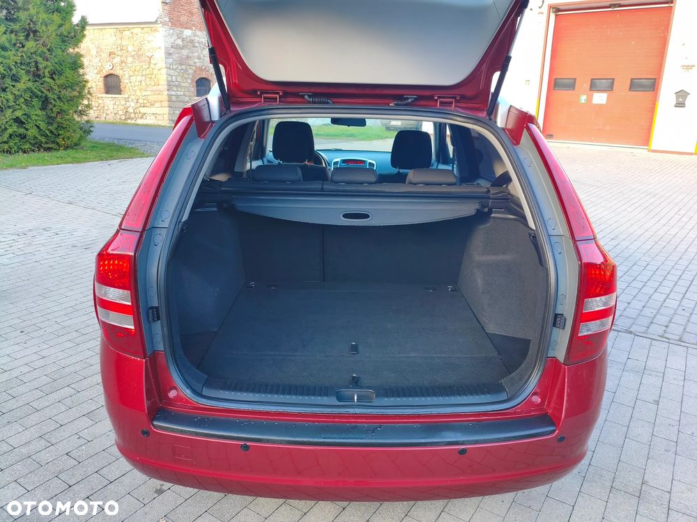 Kia Ceed 1.4 CVVT Dream-Team Edition - 14
