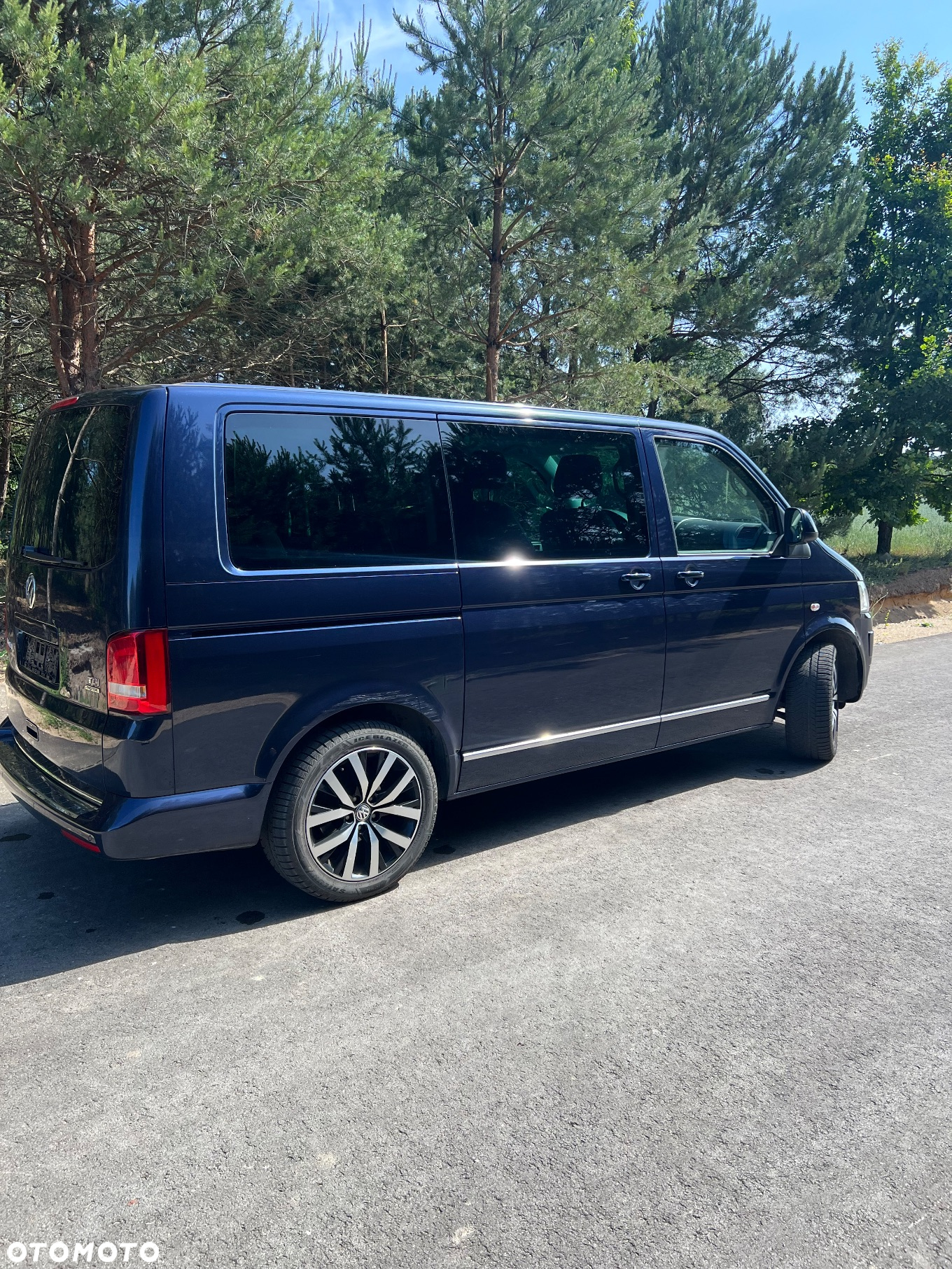 Volkswagen Multivan - 7