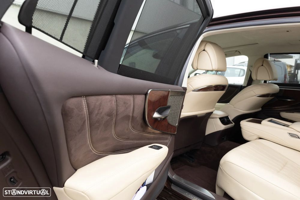 Lexus LS 500h Luxury Madeira Artesanal - 16