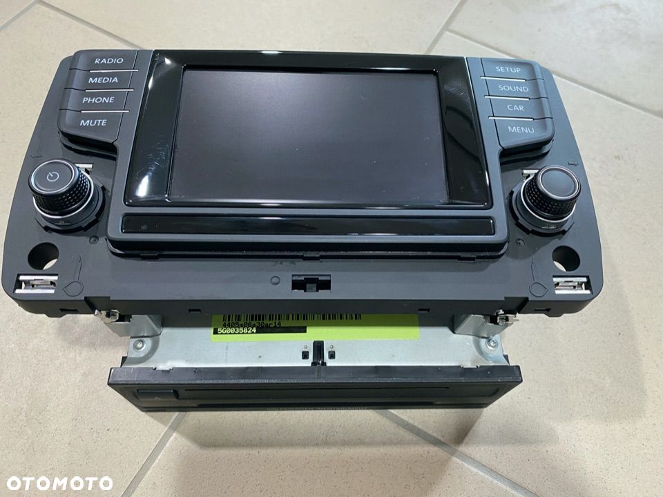 VW GOLF RADIO EKRAN 5G0035824 5G0035819A 5G0919605