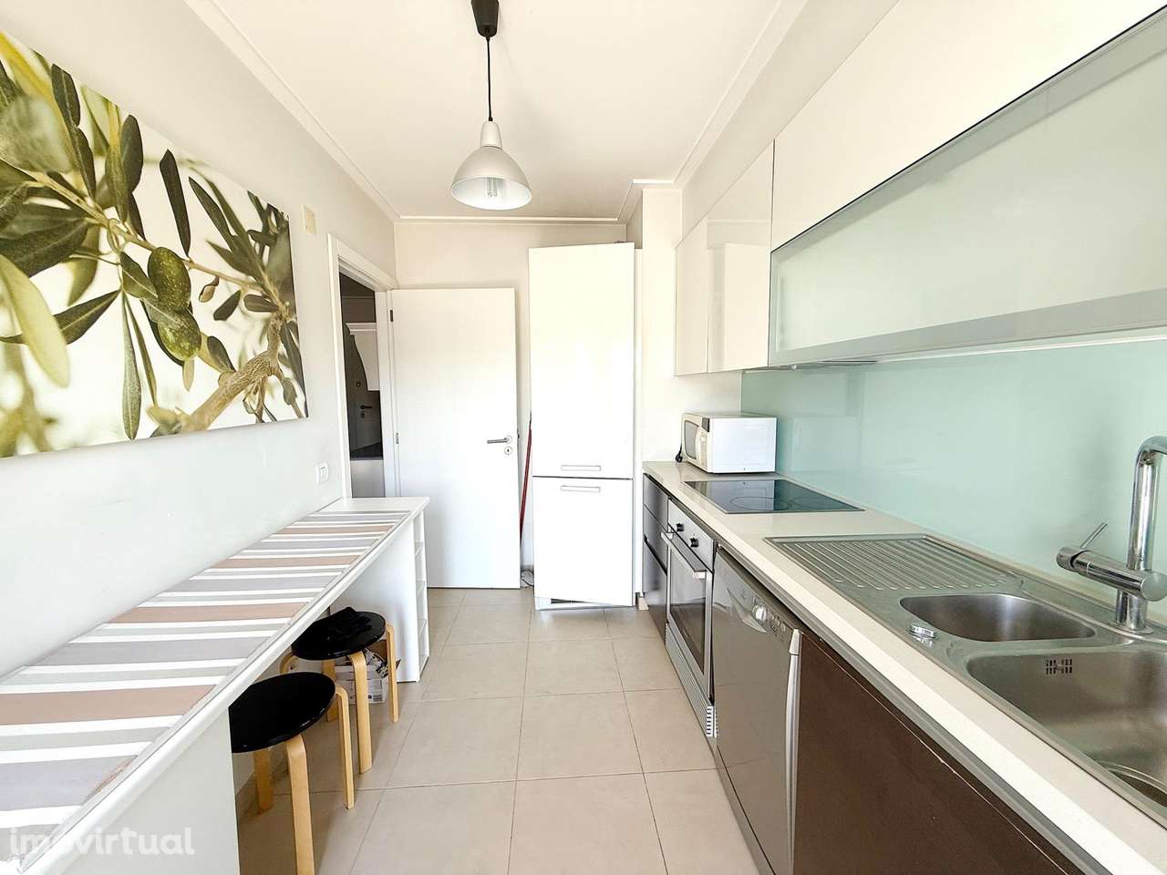 T1 no Condomínio MetroCity! - Grande imagem: 2/28