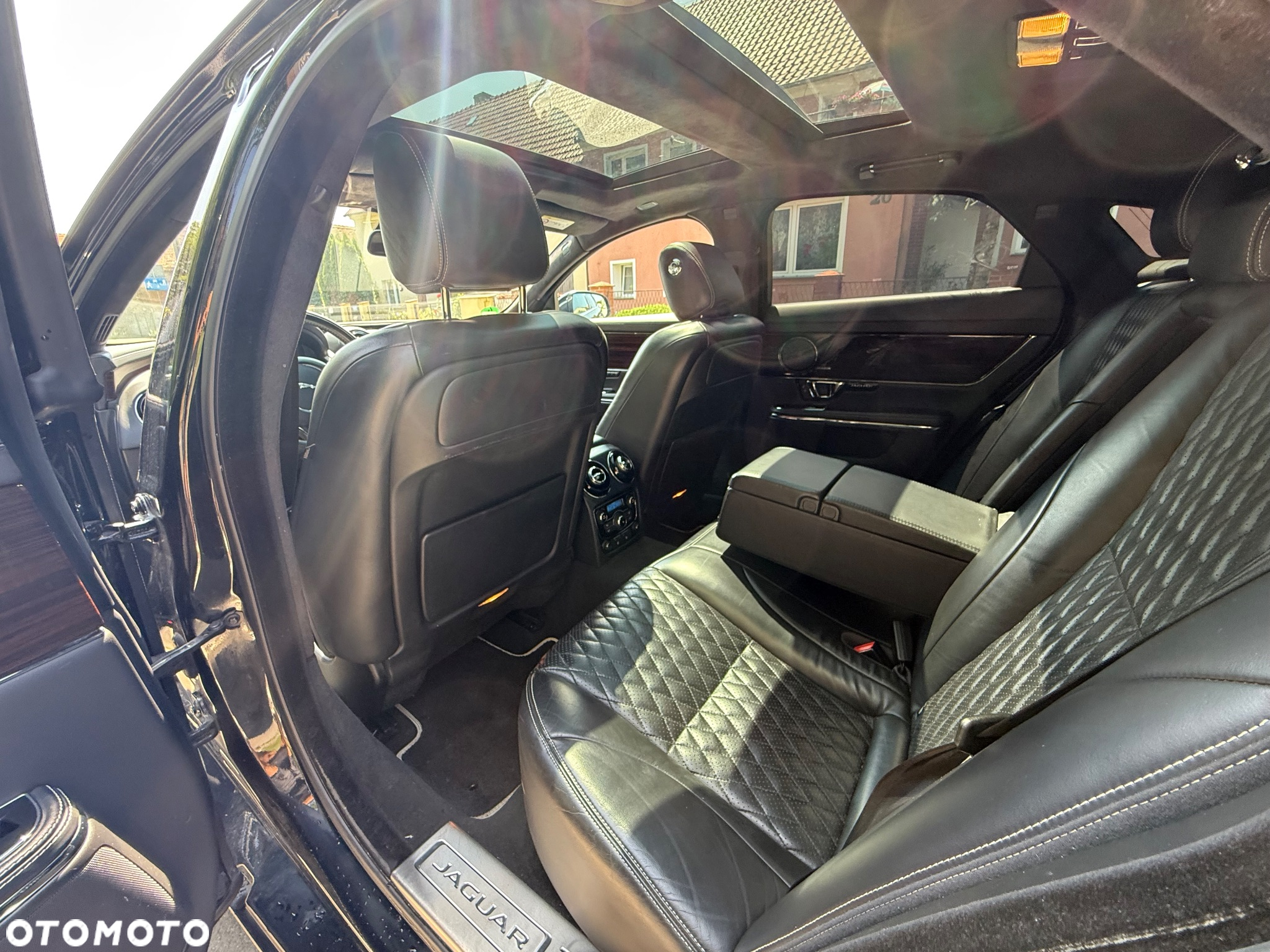 Jaguar XJ 3.0 V6 Diesel Portfolio - 15