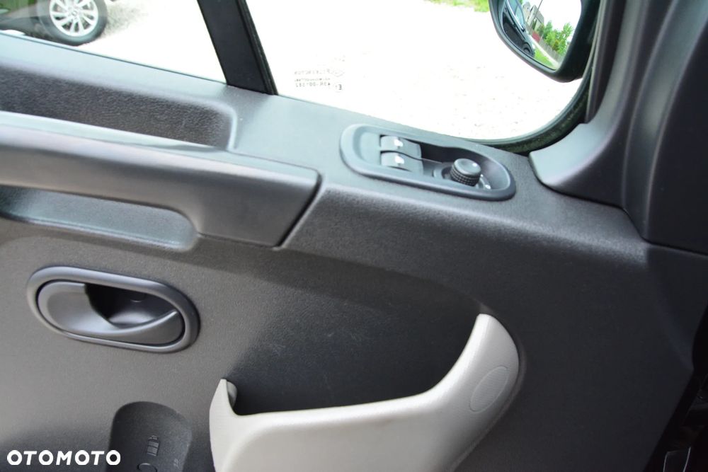 Nissan NV400 - 14