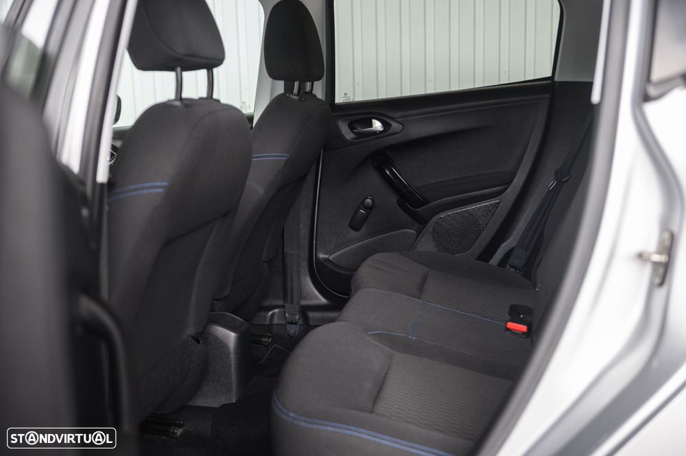 Peugeot 208 1.2 PureTech Style - 27
