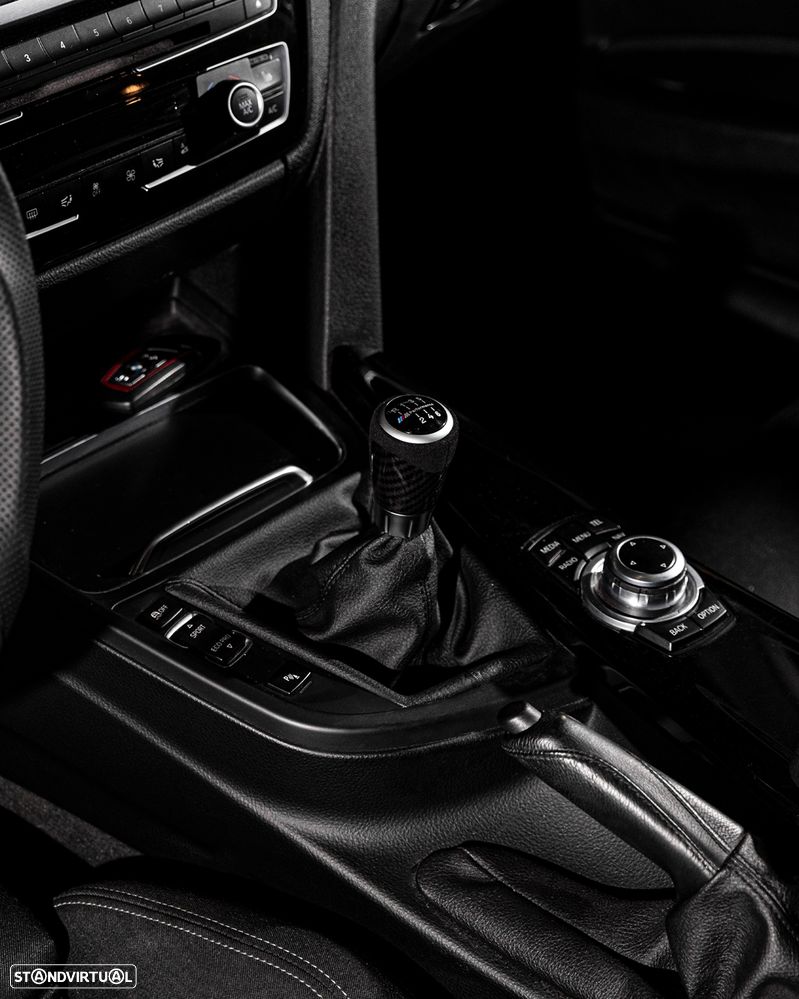 BMW 318 d Line Sport - 14