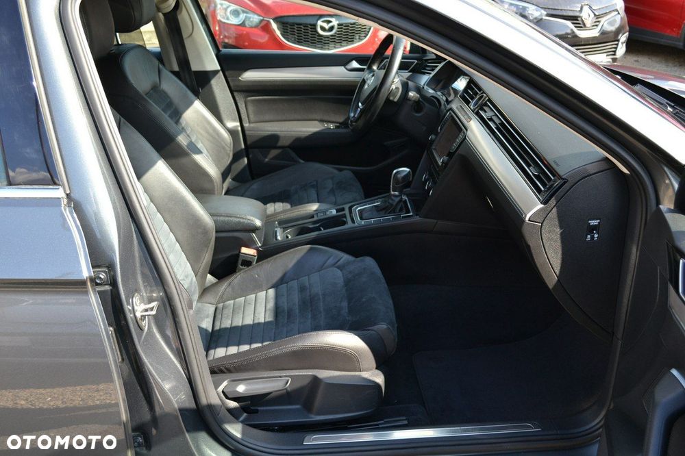 Volkswagen Passat - 12