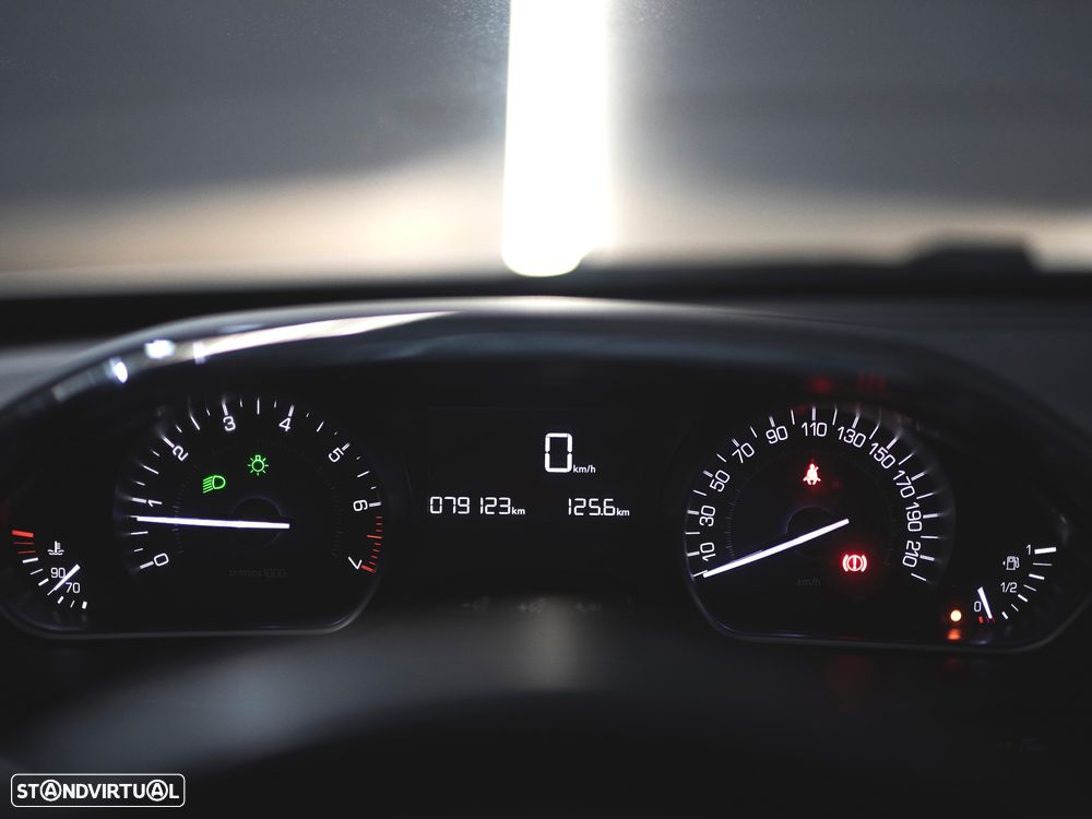 Peugeot 2008 1.2 VTi Active - 16