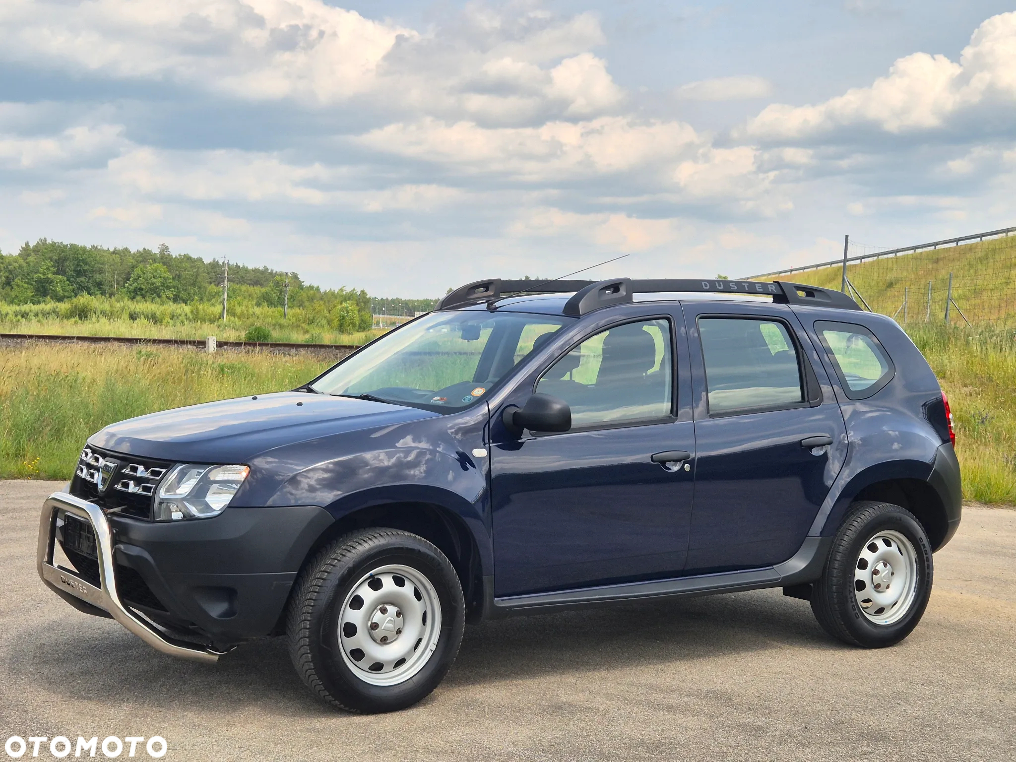Dacia Duster 1.6 SCe Essential - 4