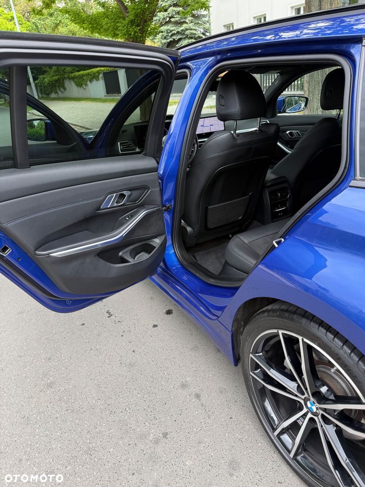 BMW Seria 3 320d xDrive M Sport sport - 23