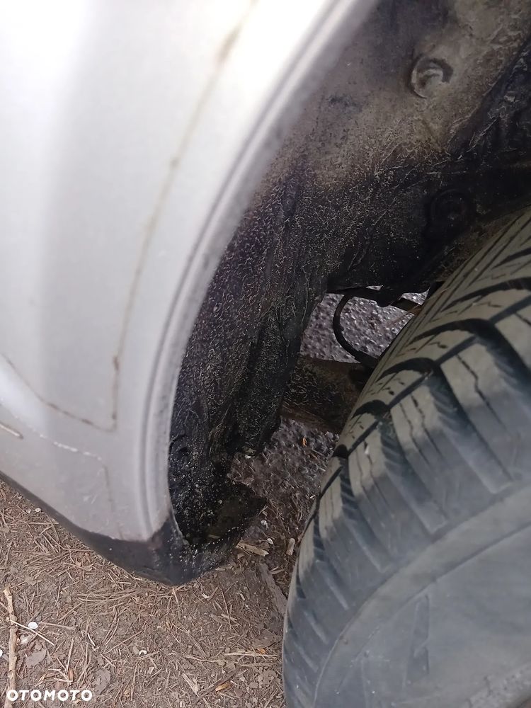 Toyota Yaris 1.3 Terra Plus - 28