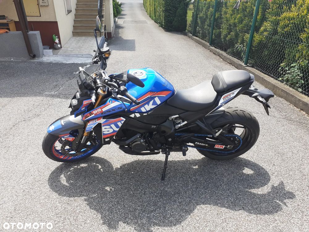 Suzuki GSX 1000 - 30