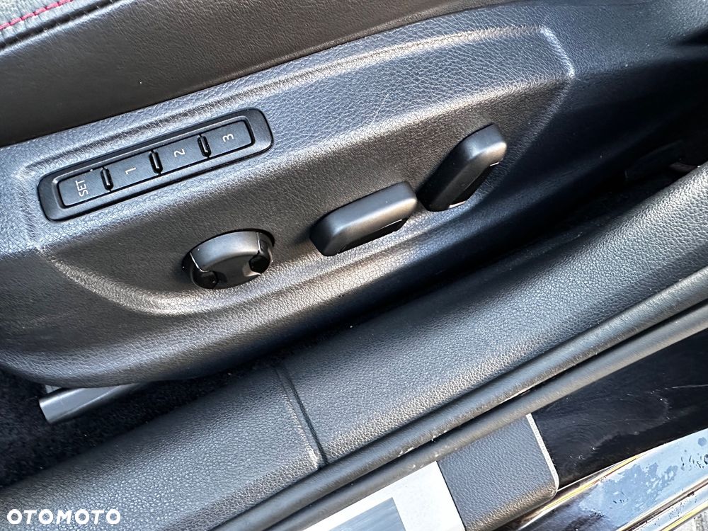 Skoda Octavia 2.0 TSI RS Challenge 245 DSG - 30