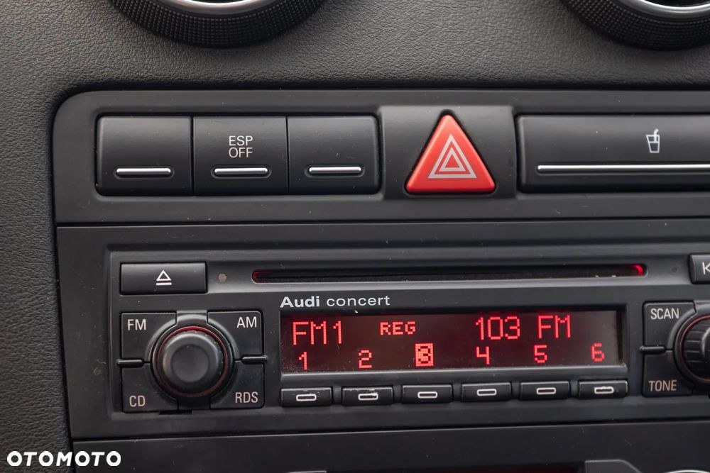 Audi A3 Sportback 1.6 FSI S line Sportpaket plus - 26