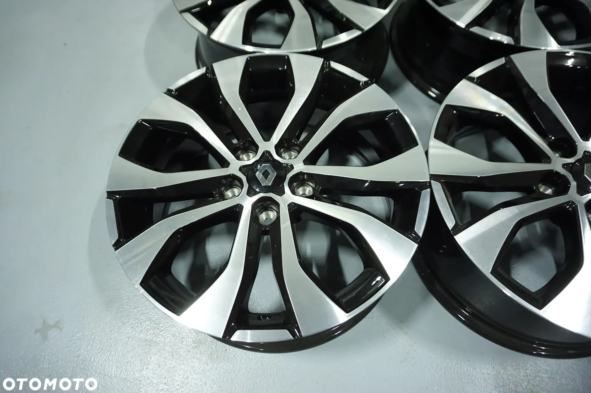 Felgi Aluminiowe  17 RENAULT SYMBIOZ CAPTUR II ARCANA KADJAR KOLEOS LAGUNA III SCENIC MEGANE ZOE CAPTUR II 5X114,3 - 5