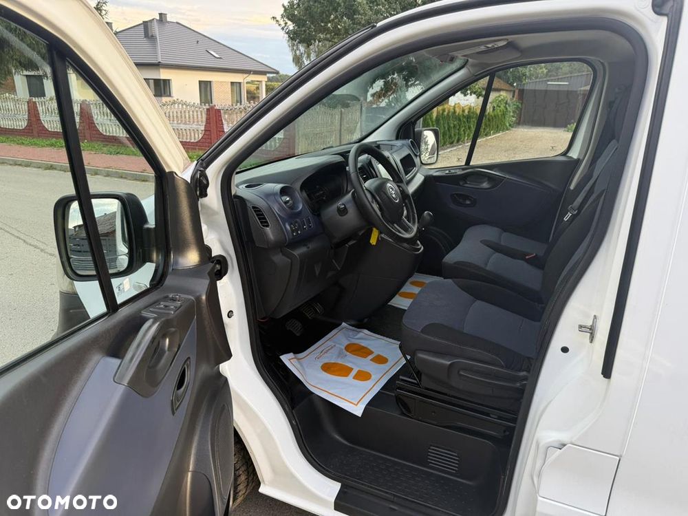 Opel Vivaro - 10